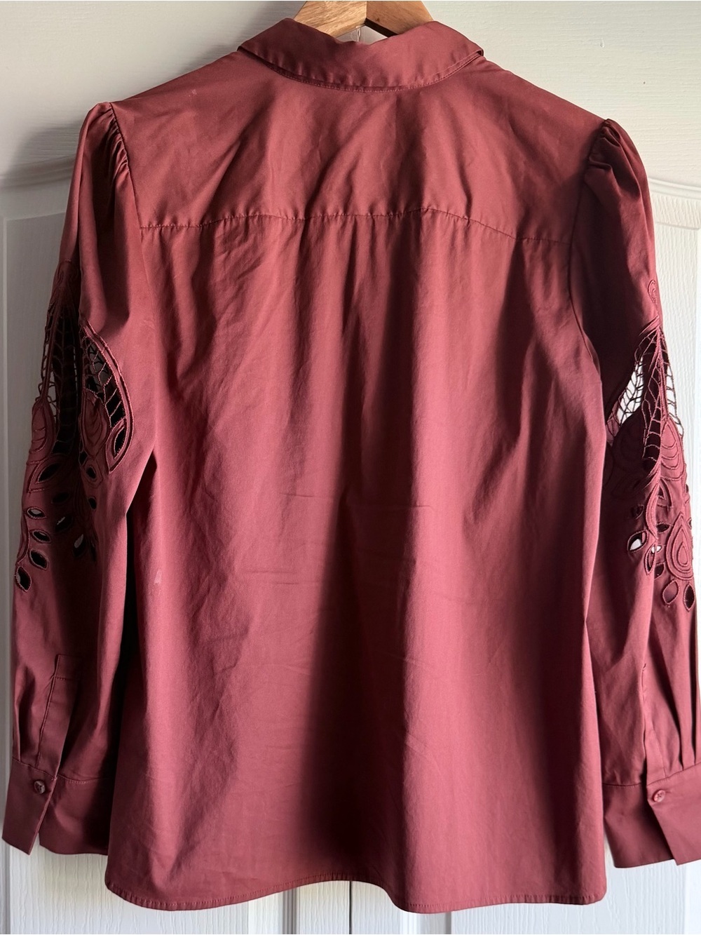 Chico’s Floral Lace Cutwork Sleeve Button Up Top - Picture 7 of 9